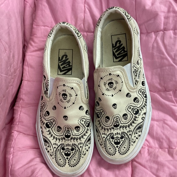 Vans Classic Slip On Bandana Women’s  Casual Sneaker Shoes Great Condition 5.5 - Picture 1 of 3
